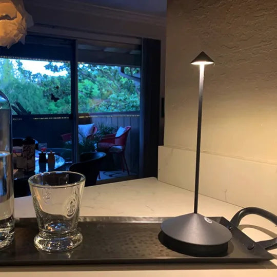 Nordic LED Lamp | Stijlvolle en Dimbare Verlichting voor Slaapkamers