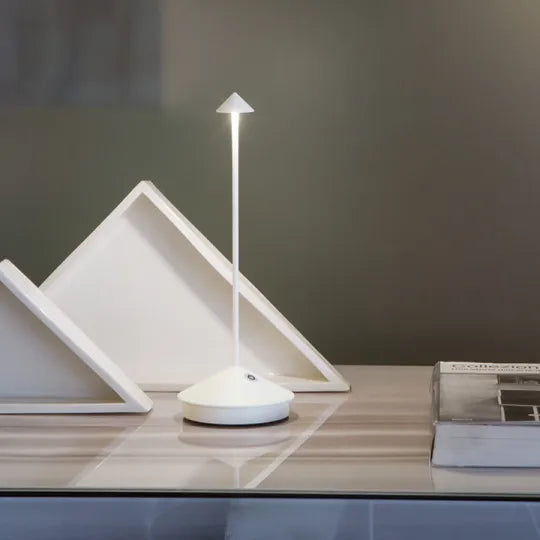 Nordic LED Lamp | Stijlvolle en Dimbare Verlichting voor Slaapkamers
