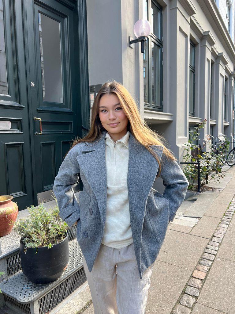 Elise | Elegante Getailleerde Dames Winterjas voor de Koude Dagen