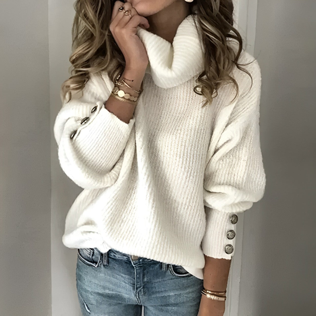 Charlotte | Knoop-Decor Schildpad Hals Trui